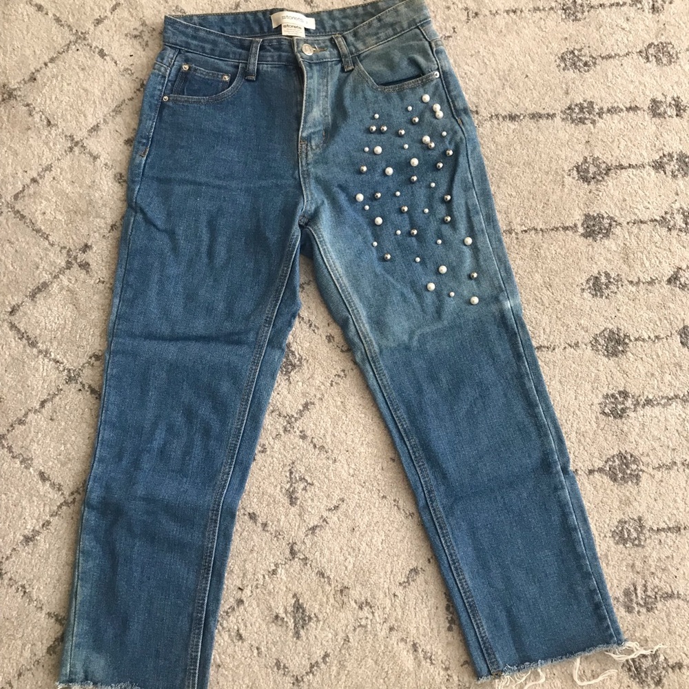 Embellished cropped Jean with frayed hem